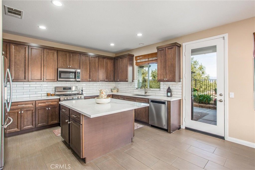 listing image 130725095595848033466