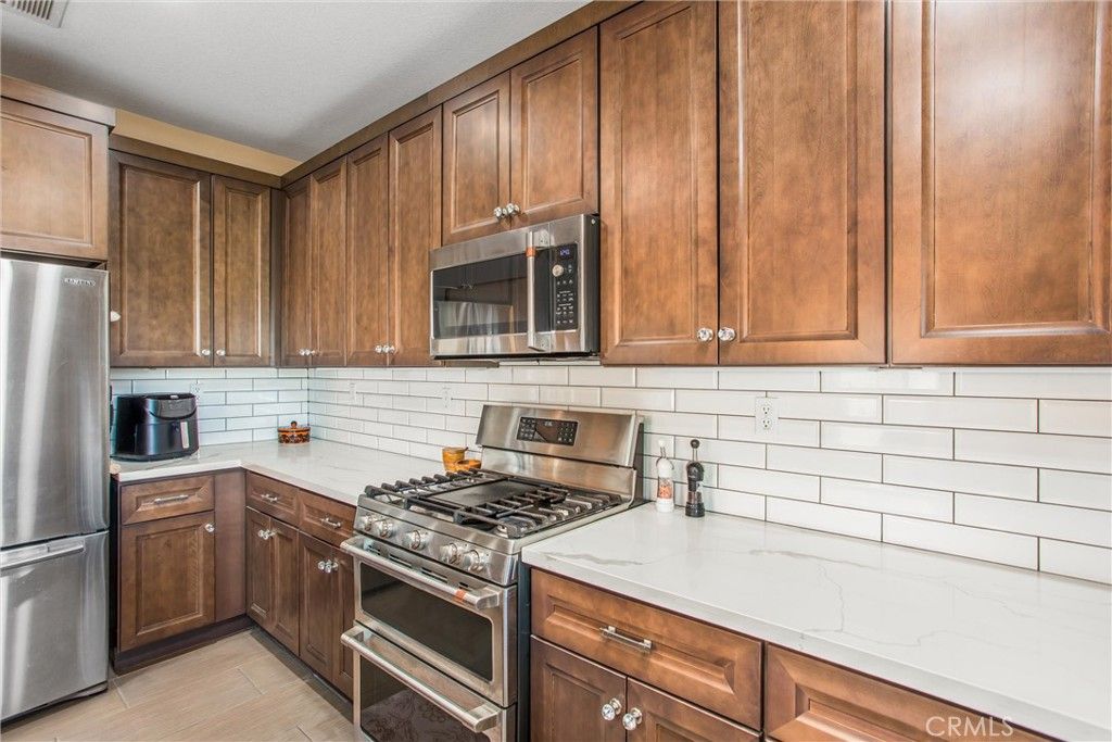 listing image 130723049146056873845
