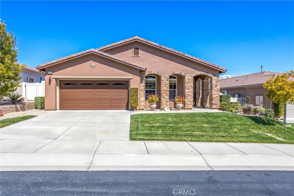 listing image 130724343733450010160