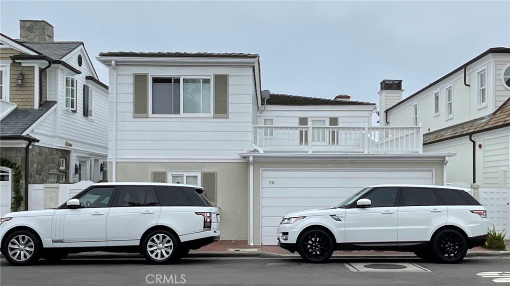Lido bay front house with boat slip for large yacht plus side tie. Charming 2 story home towards the end of the island. Oversized lot is 40 x 100! Real estate broker is also the seller.