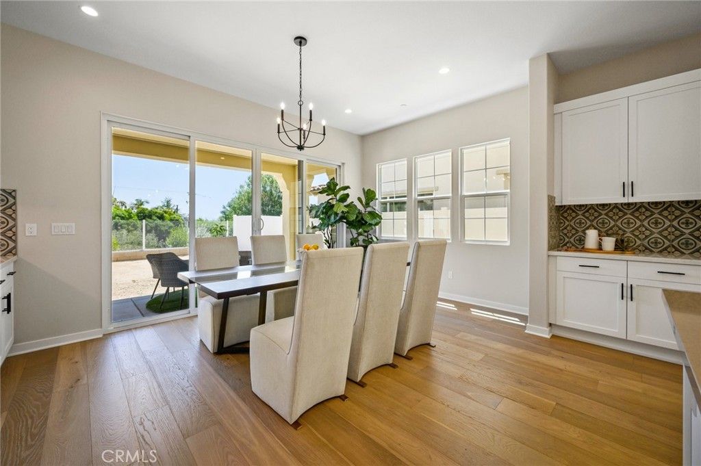 listing image 130729041733369721253