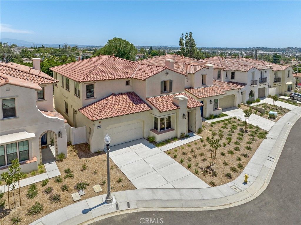 listing image 130729341856331054024