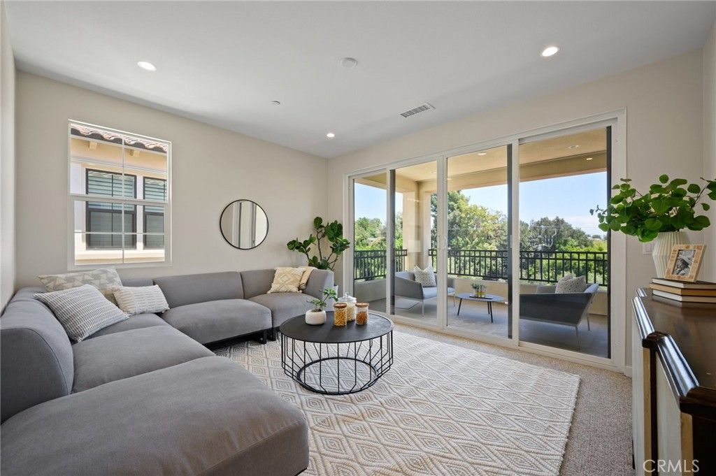 listing image 130720670305235761290