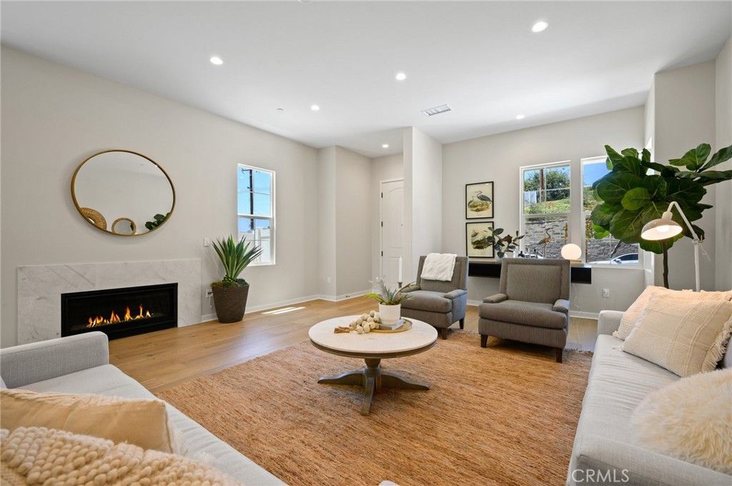 listing image 130727993084264743888