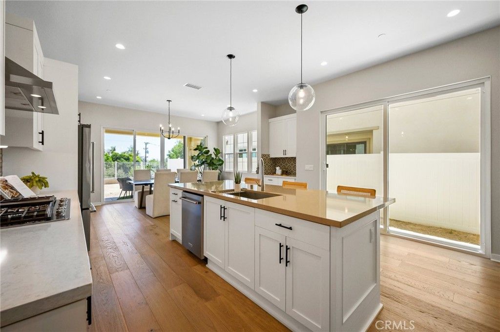 listing image 130725219255926500724