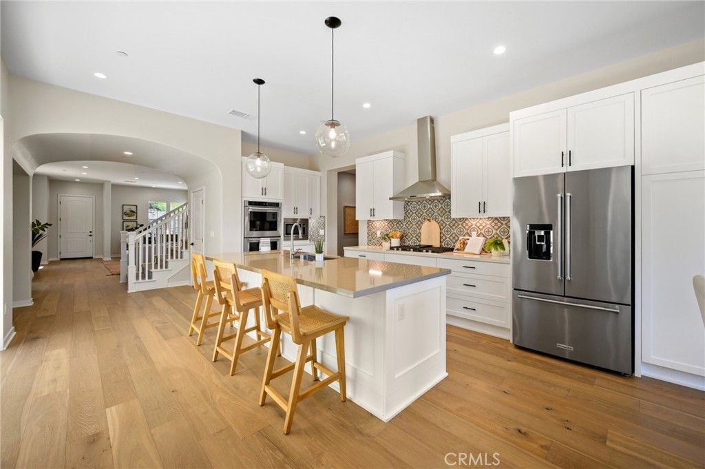 listing image 130723457792179517146