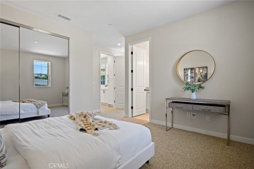 listing image 130727318714274549135