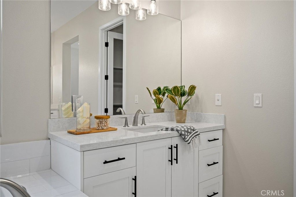 listing image 130725189900234498594