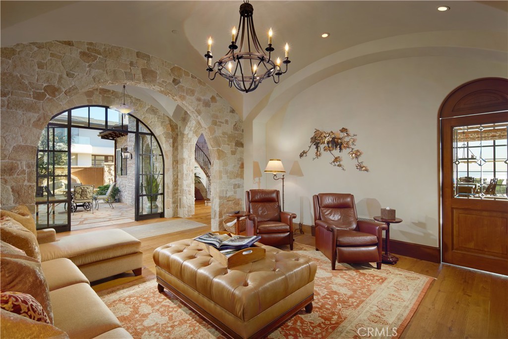 Corona del Mar South of PCH (CDMS) - Residential