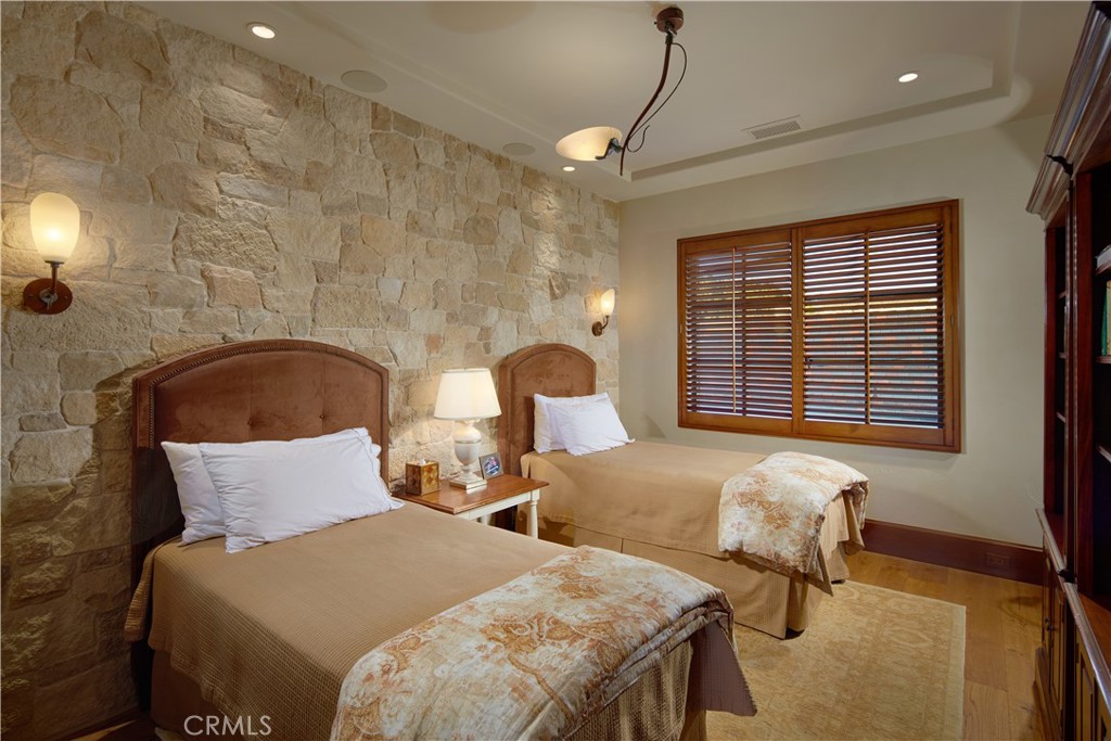 Corona del Mar South of PCH (CDMS) - Residential