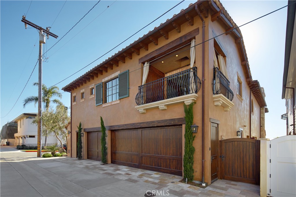 Corona del Mar South of PCH (CDMS) - Residential