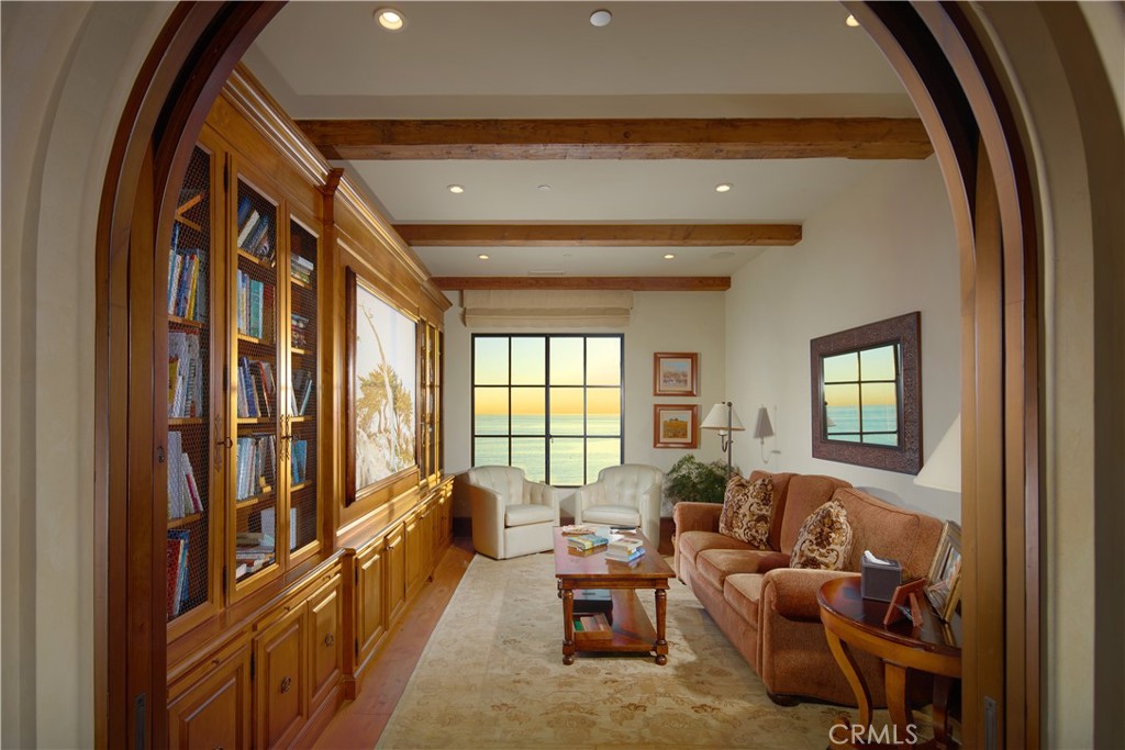 Corona del Mar South of PCH (CDMS) - Residential