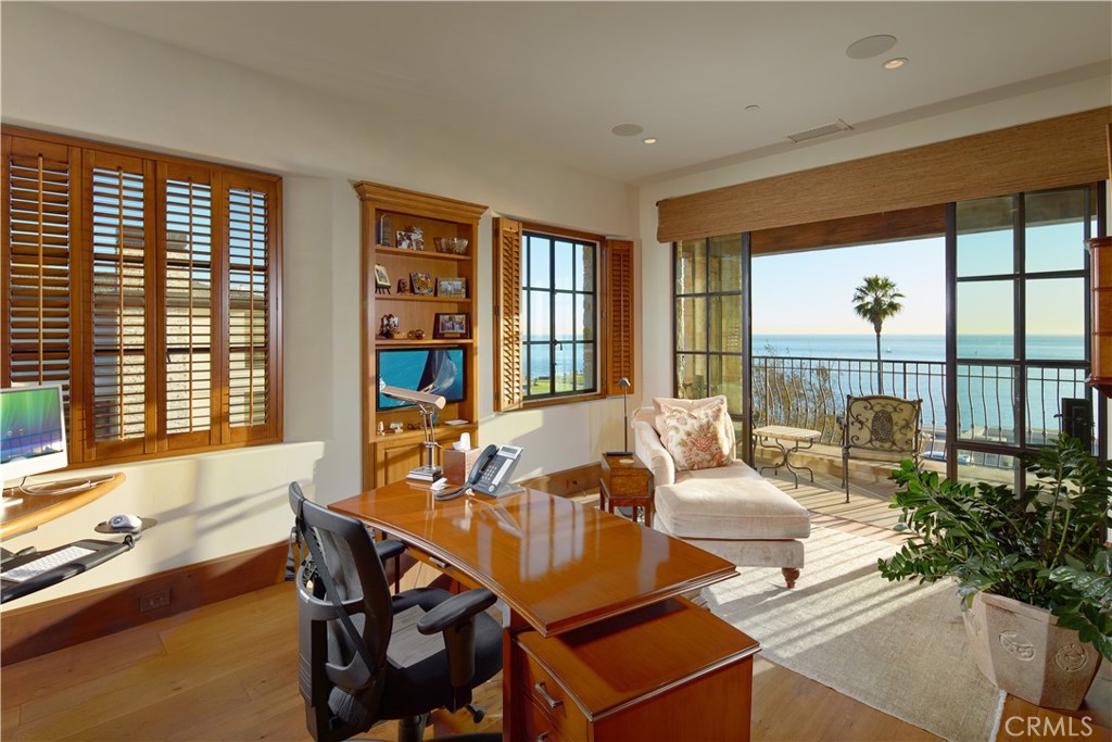 Corona del Mar South of PCH (CDMS) - Residential