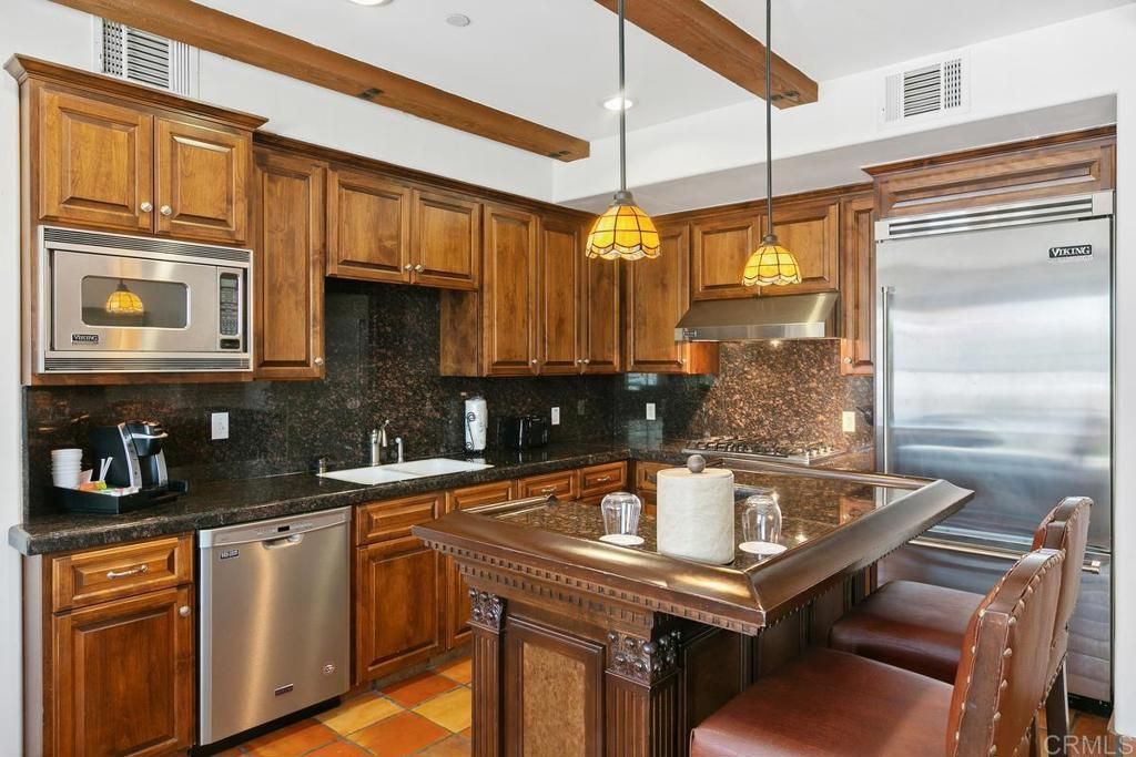 listing image 130722673994423425066