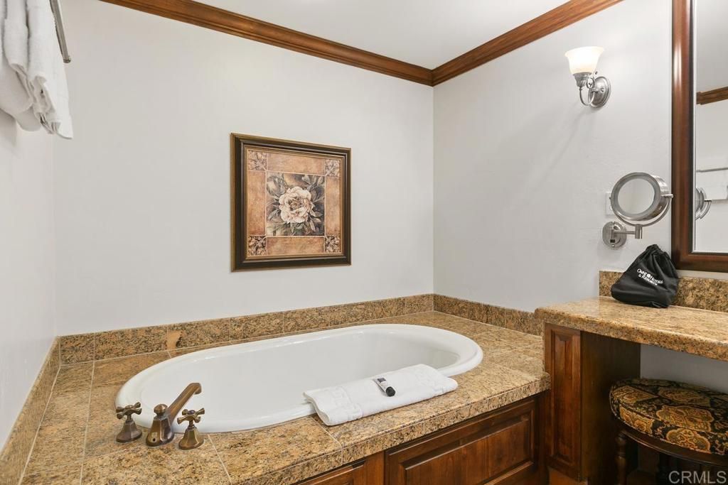 listing image 130725698874512443448
