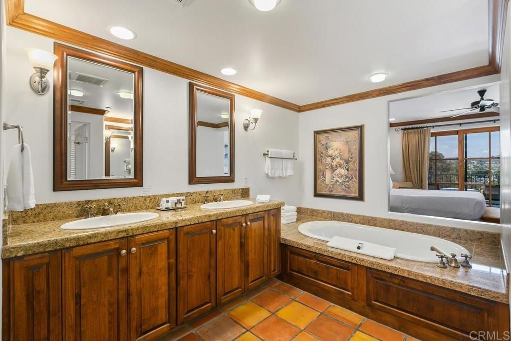 listing image 130721692993448200744