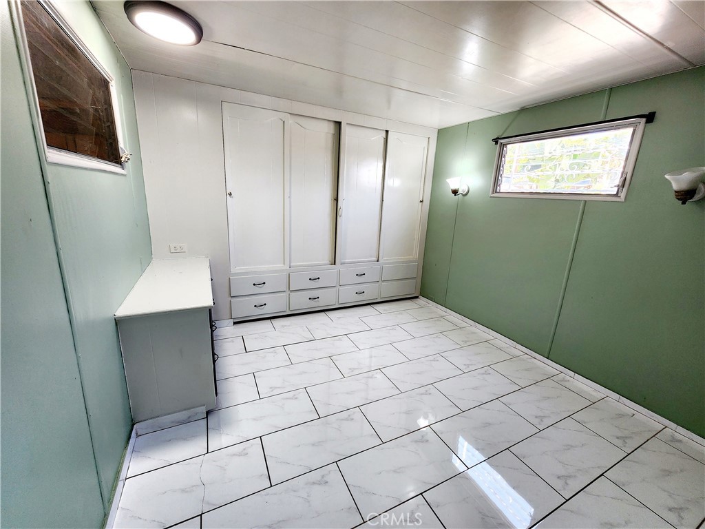 Photo 7 of 21 of 23701 Western 247 mobile home