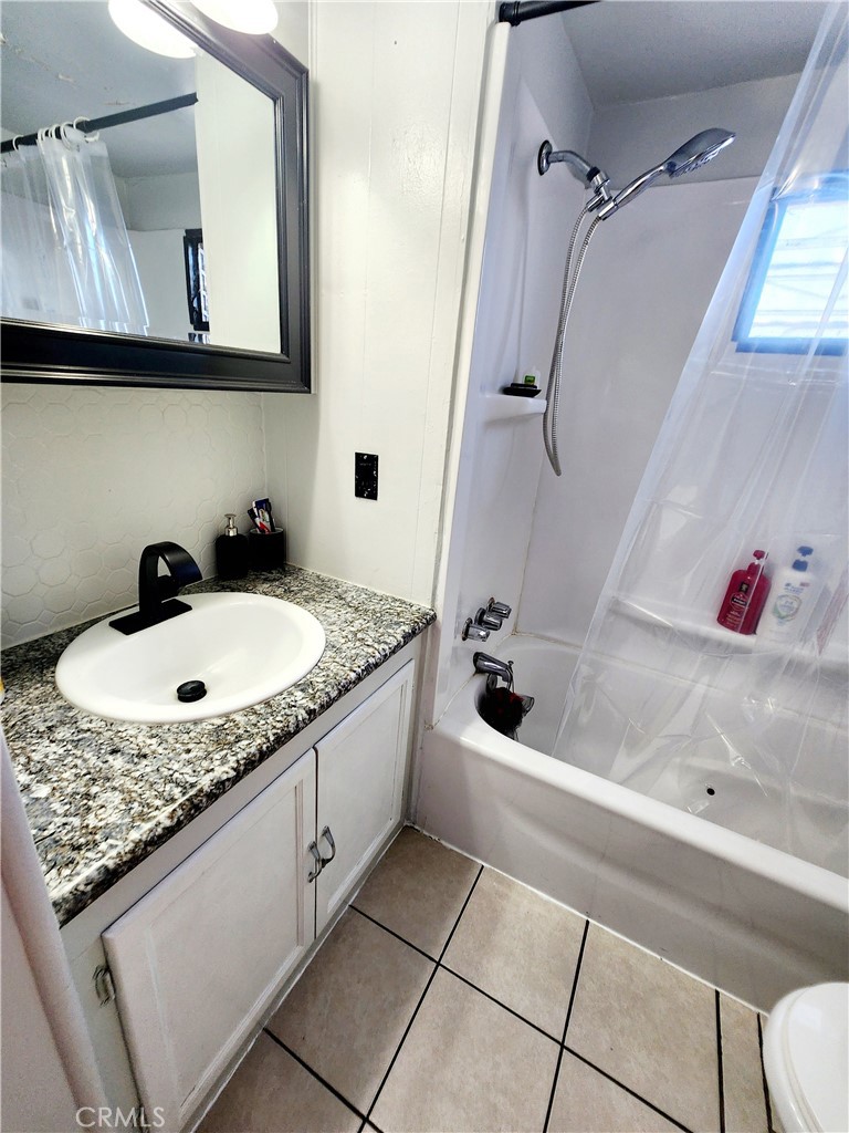 Photo 10 of 21 of 23701 Western 247 mobile home