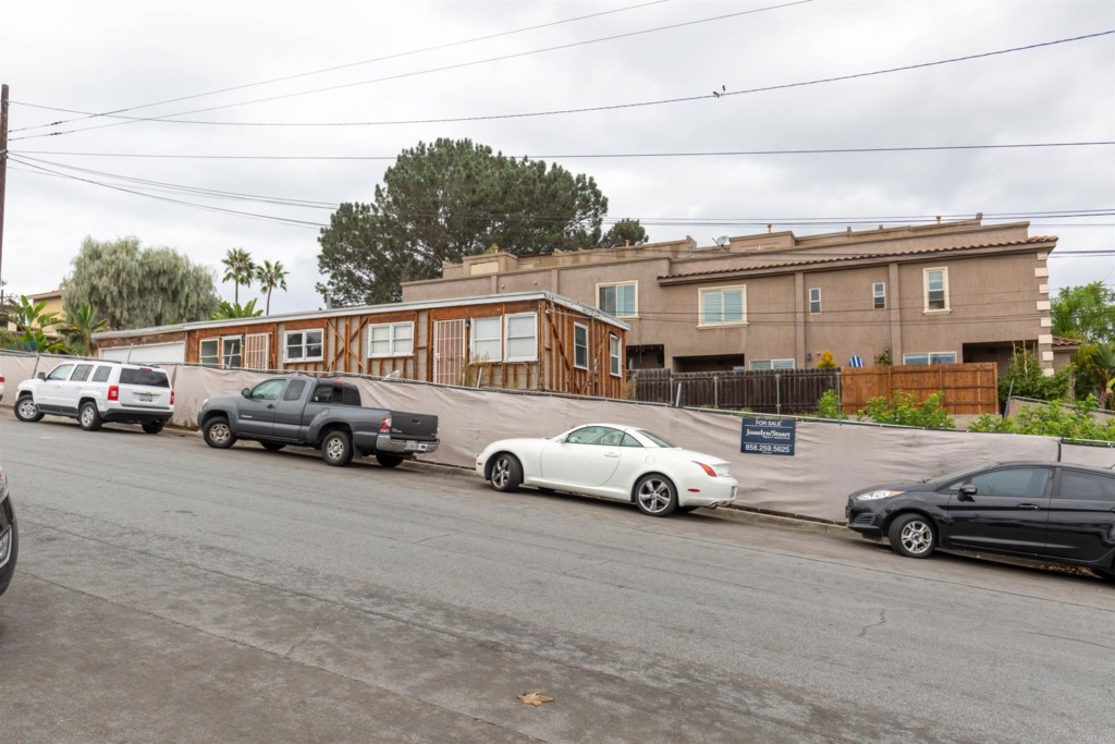 2126 San Clemente Street