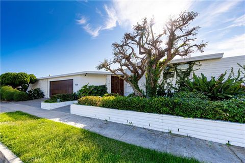 A home in Corona Del Mar