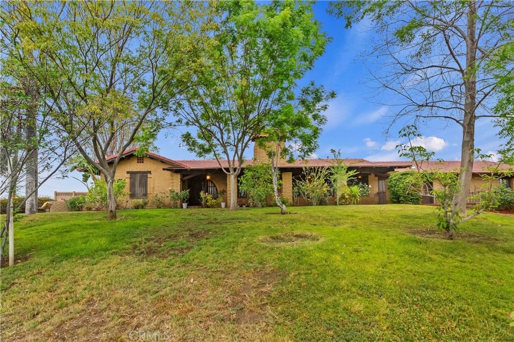 listing image 130722550685404220763