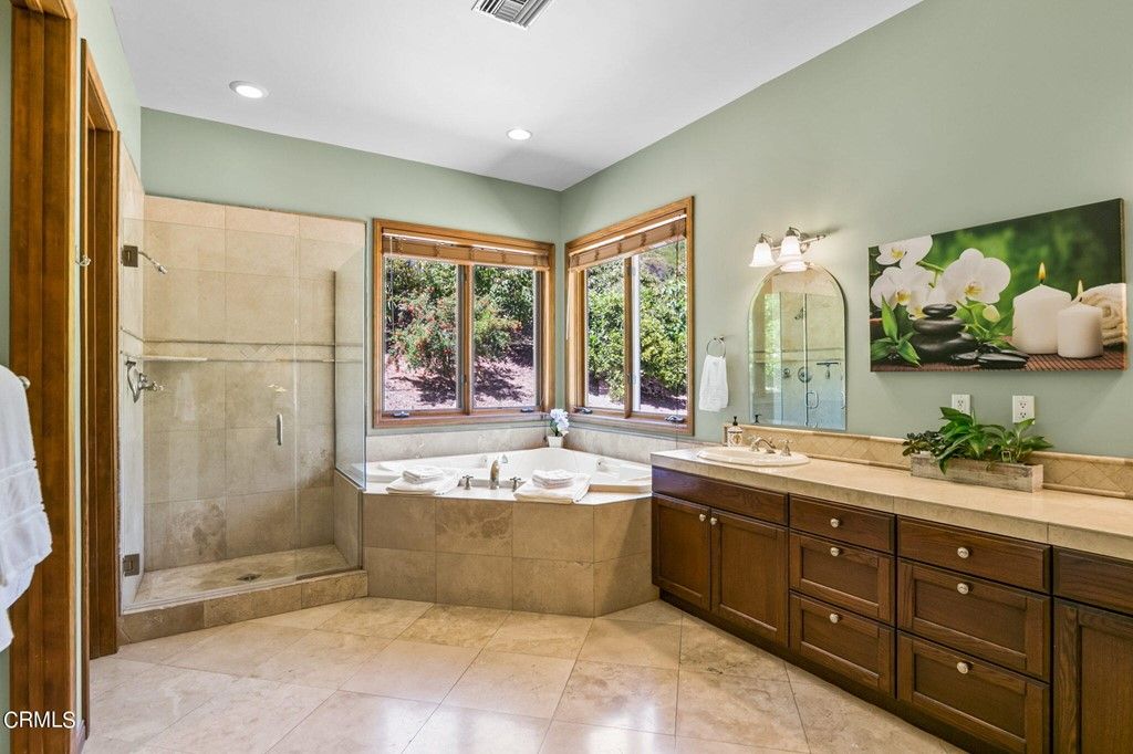 listing image 130728833243848219200