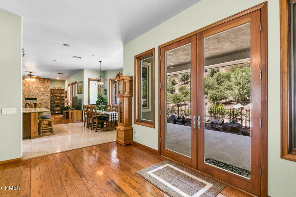 listing image 130722933402691529587