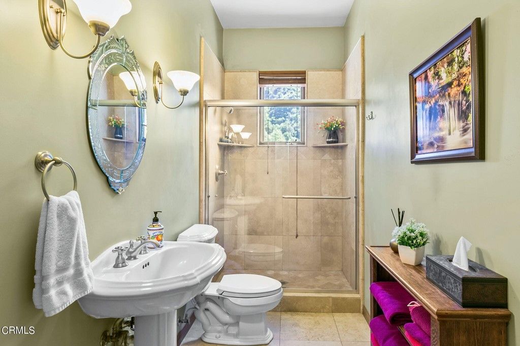 listing image 130726600282396410224