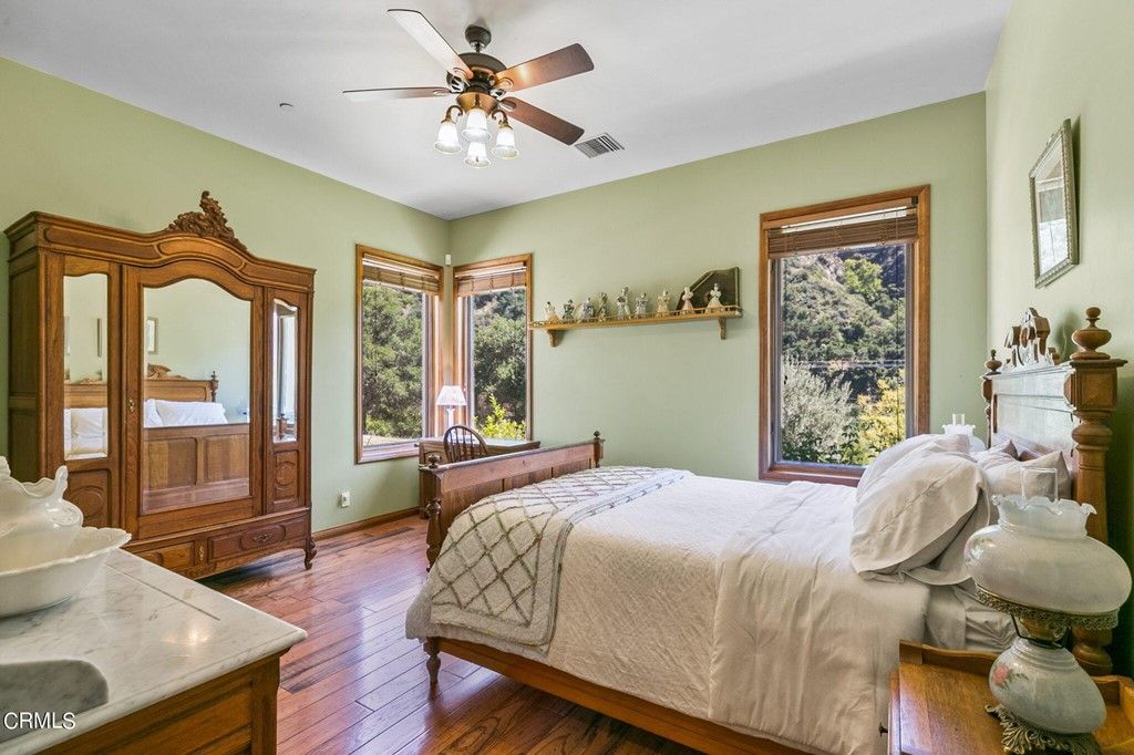 listing image 130722231978441260035