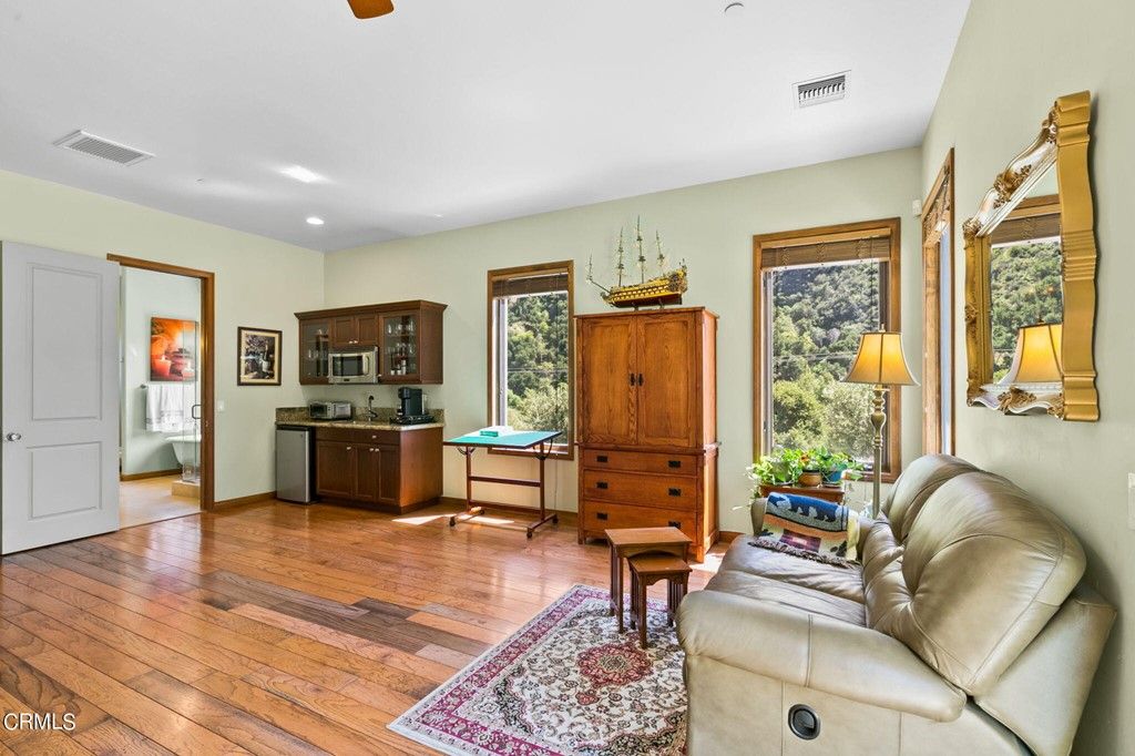 listing image 130720154671628080236
