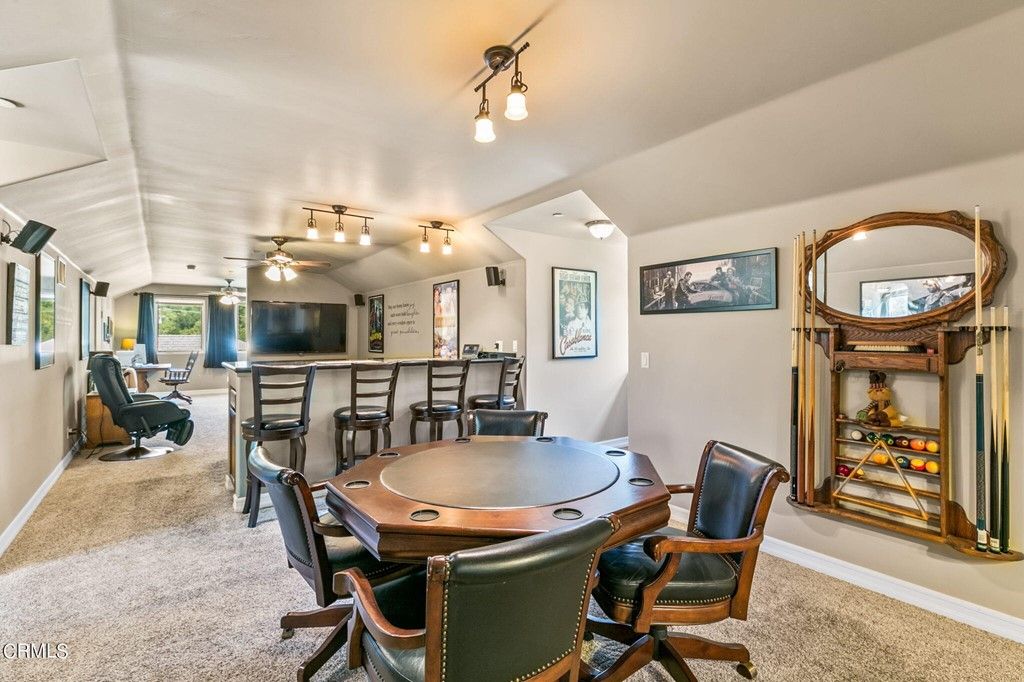 listing image 130727906502810310812