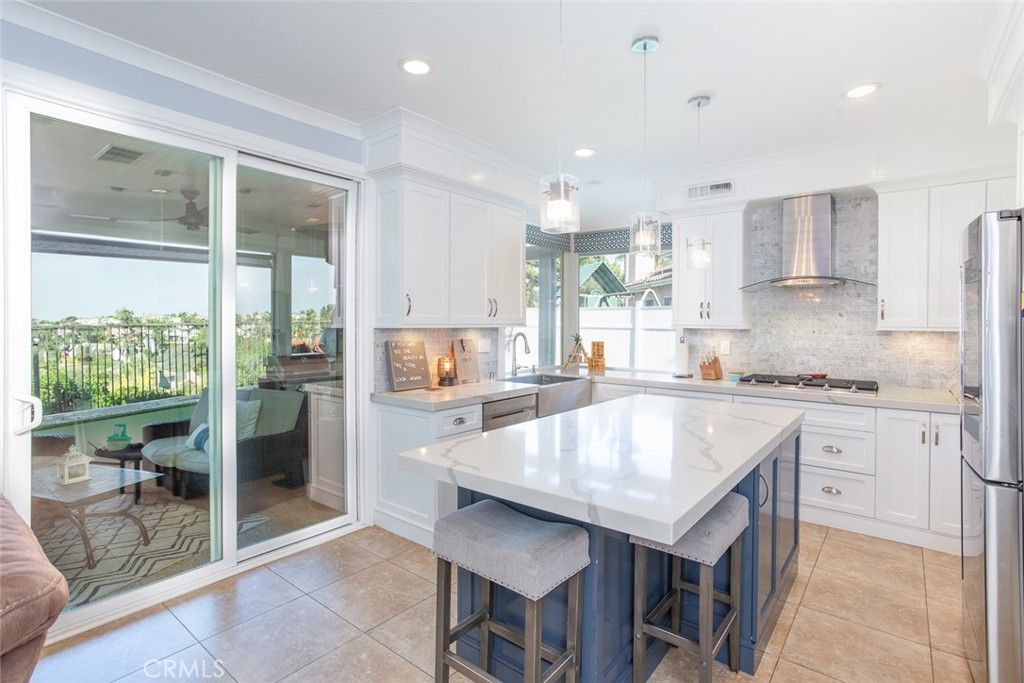 listing image 130723750451095364305