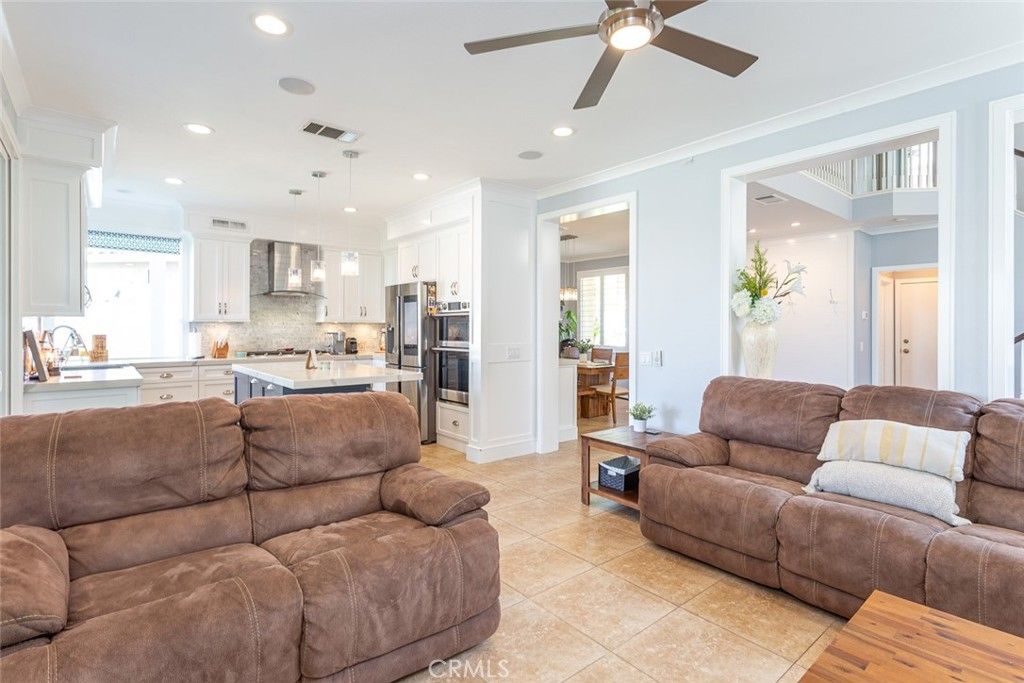 listing image 130721303461329592350