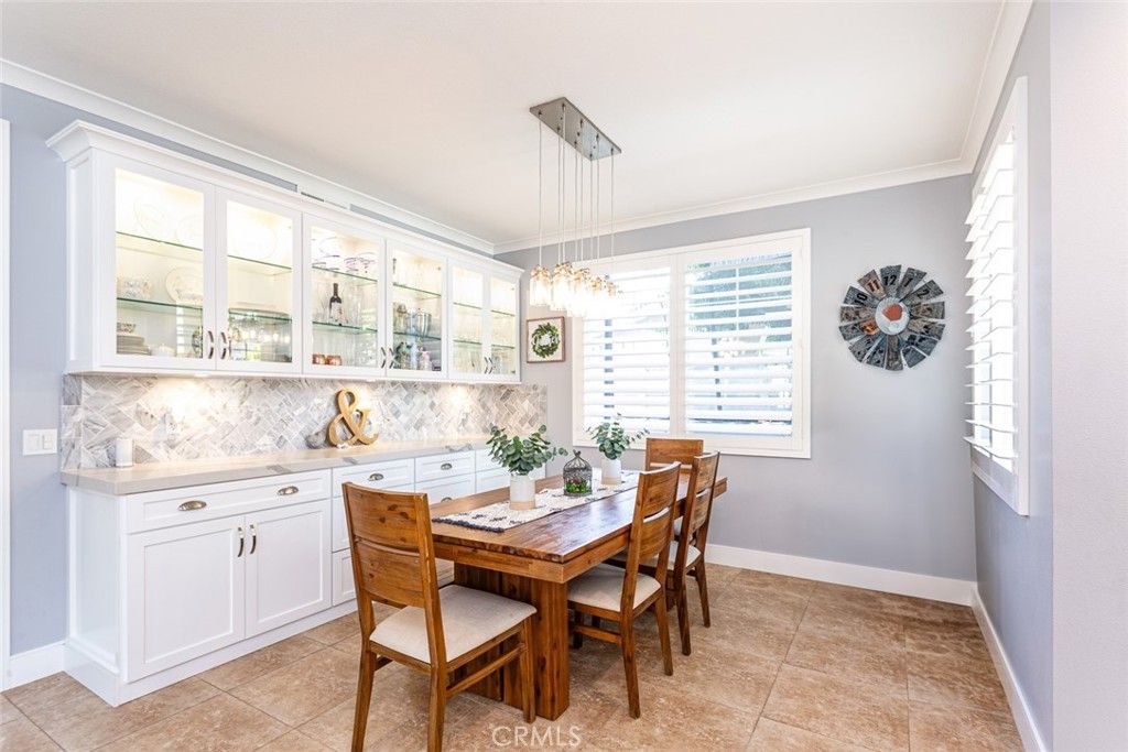 listing image 130723874811518261745
