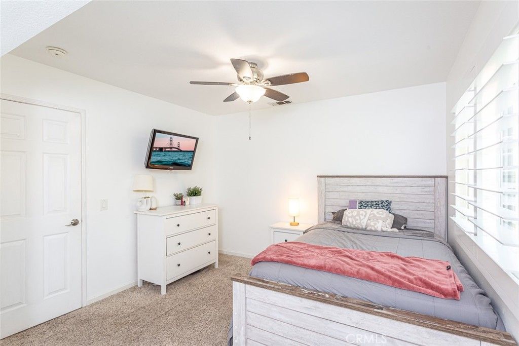 listing image 130724296058483049143