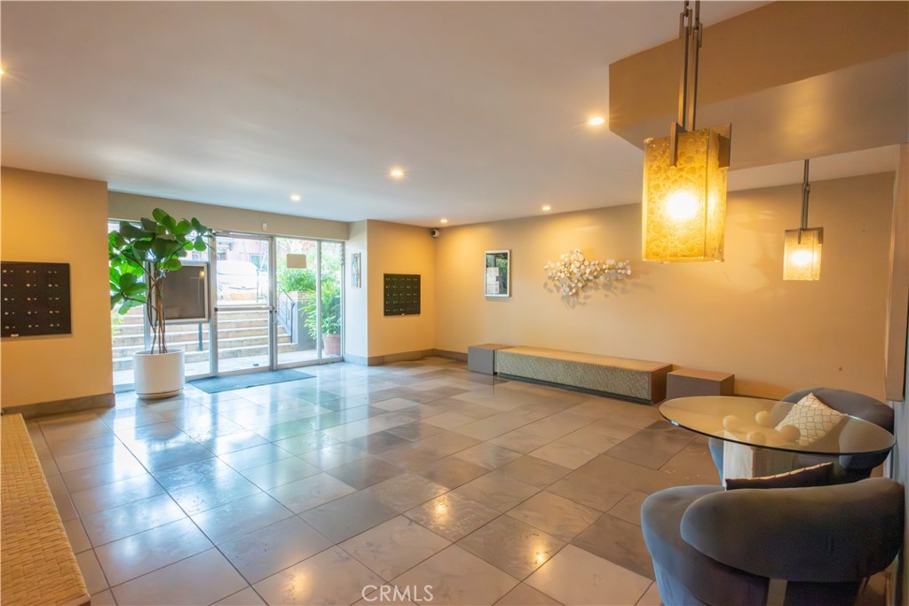 1329 e 1st street 10