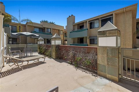 A home in Reseda