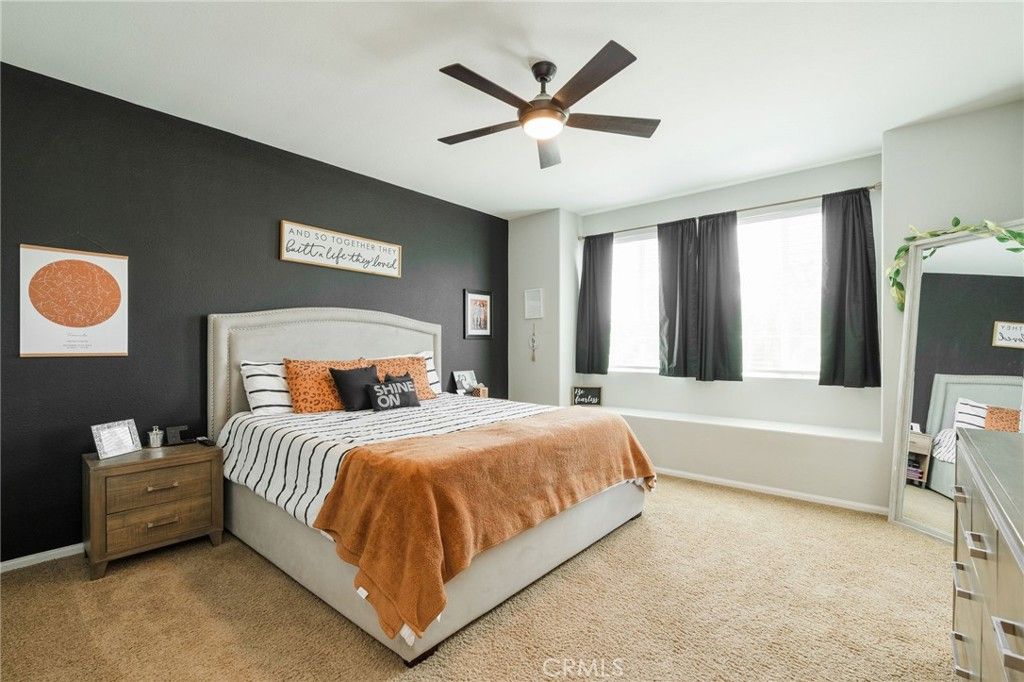listing image 130724884708613069633
