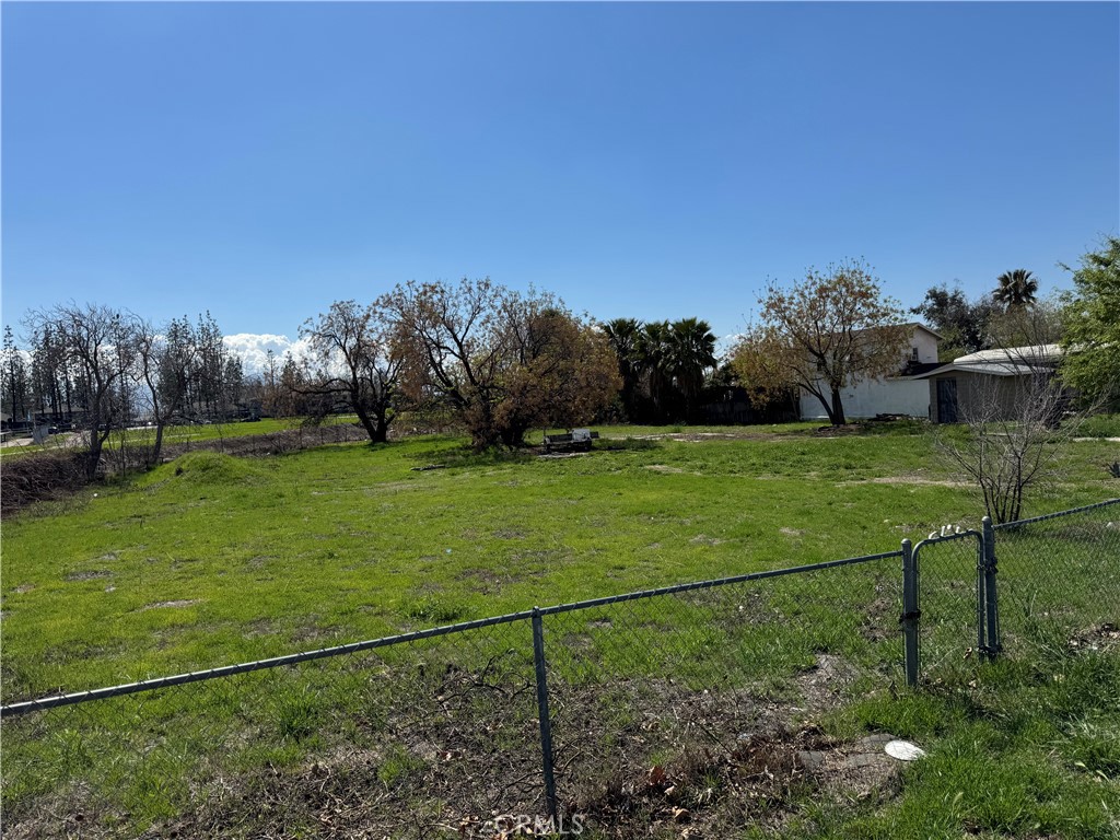 Two adjoining commercial lots totaling 39,000 square feet are now available for sale in a rapidly developing area of San Bernardino. The entire property is fenced and may have access to utilities. The lots have two different zoning classifications, offering a range of potential uses. Parcel 0279-031-14-0000 is 11,500 square feet and zoned for Commercial Servicing, while Parcel 0279-031-13-0000 is 27,500 square feet and zoned for Commercial Neighborhood. This is an excellent investment opportunity for future development or business expansion. Buyers are encouraged to confirm zoning regulations and permitted uses with the County of San Bernardino. Don’t miss out on this prime opportunity—contact me today for more details!