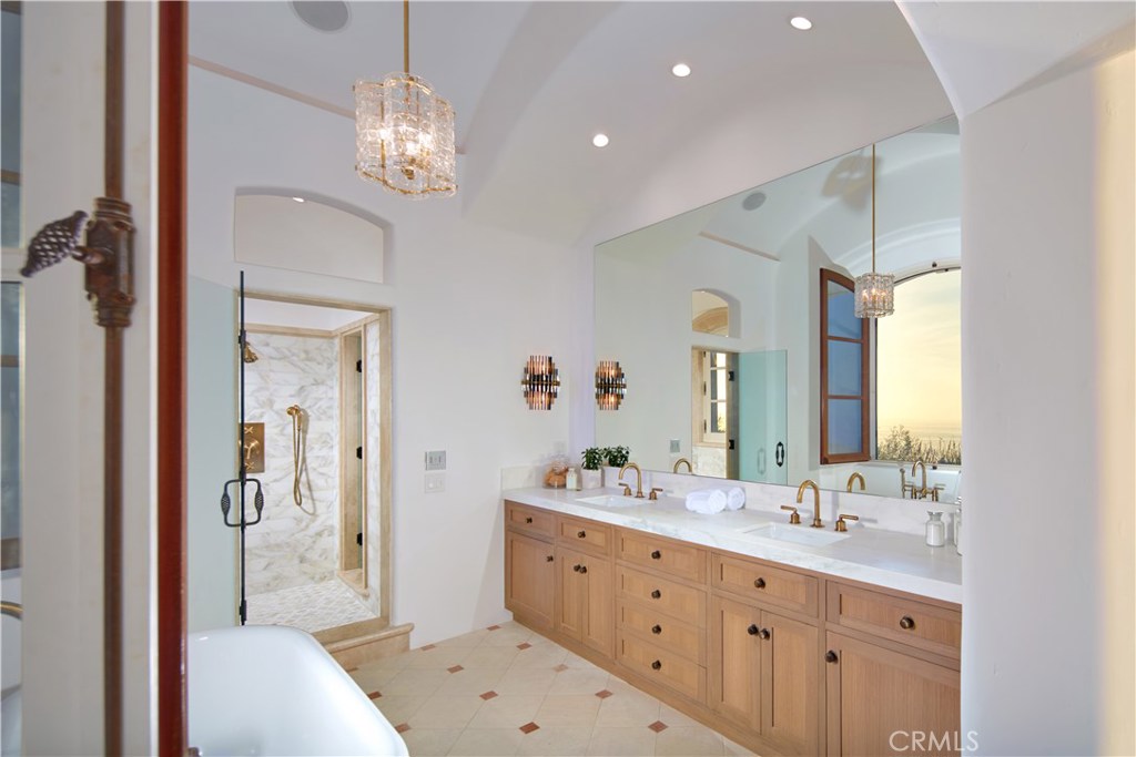 Ritz Cove (RC) - Residential