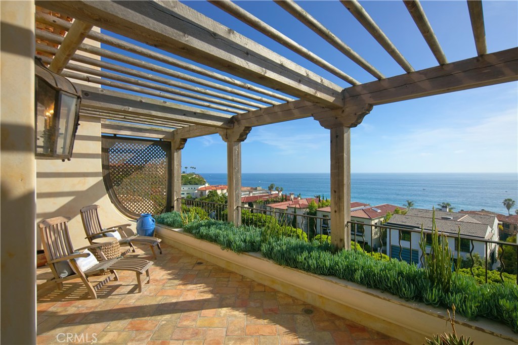 Ritz Cove (RC) - Residential