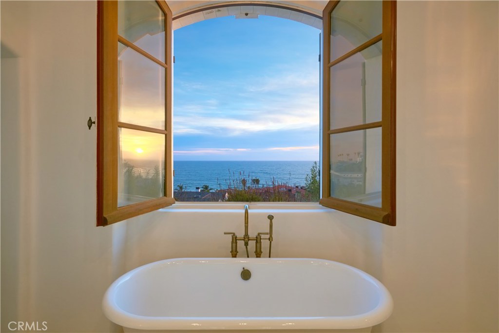 Ritz Cove (RC) - Residential