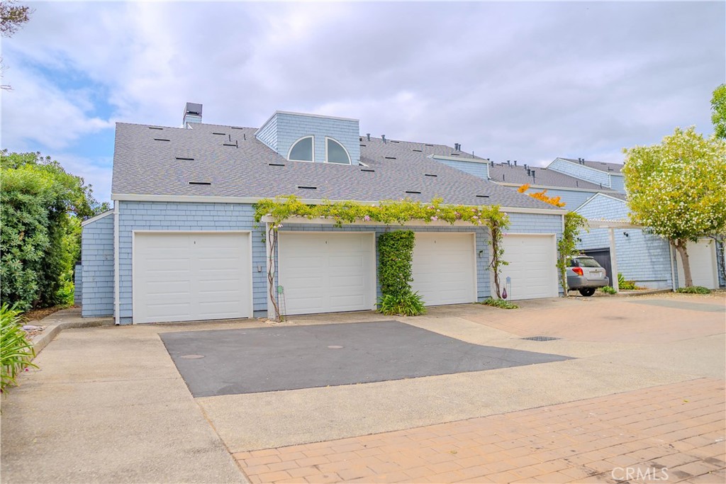View Redwood City, CA 94065 condo