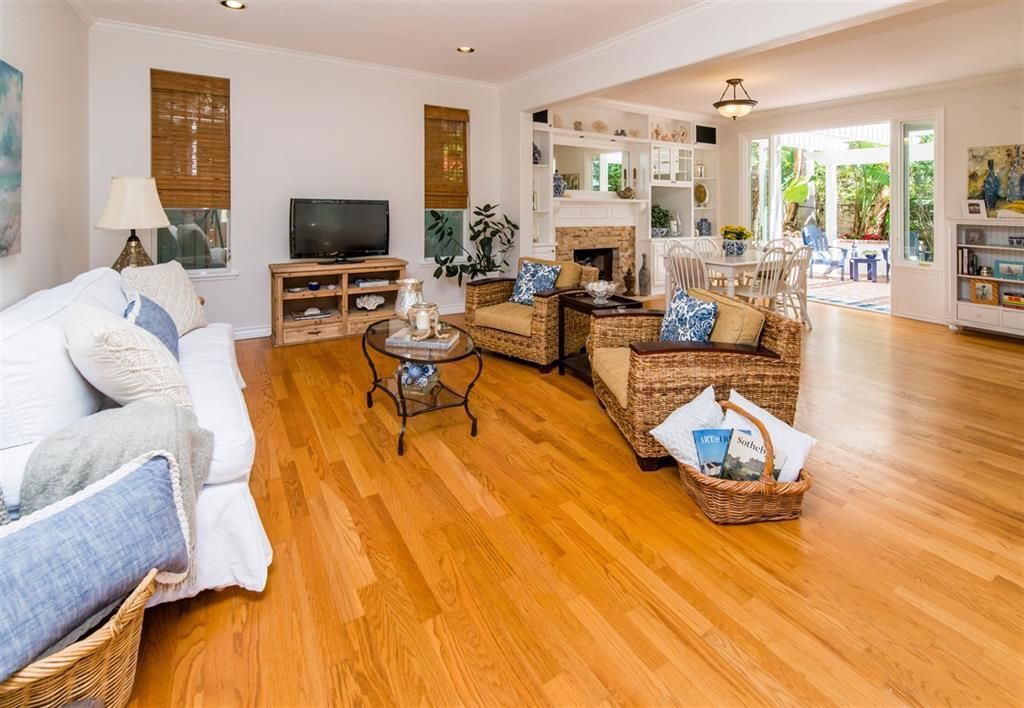 listing image 130725002402188279756