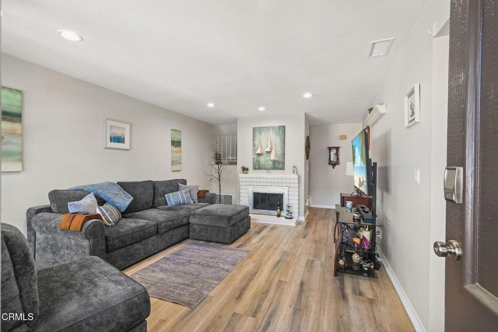 486 Las Palomas Drive