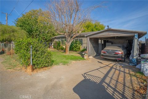 A home in Dos Palos