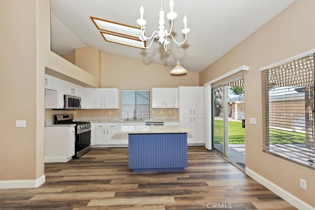2742 W Sunnyview Drive