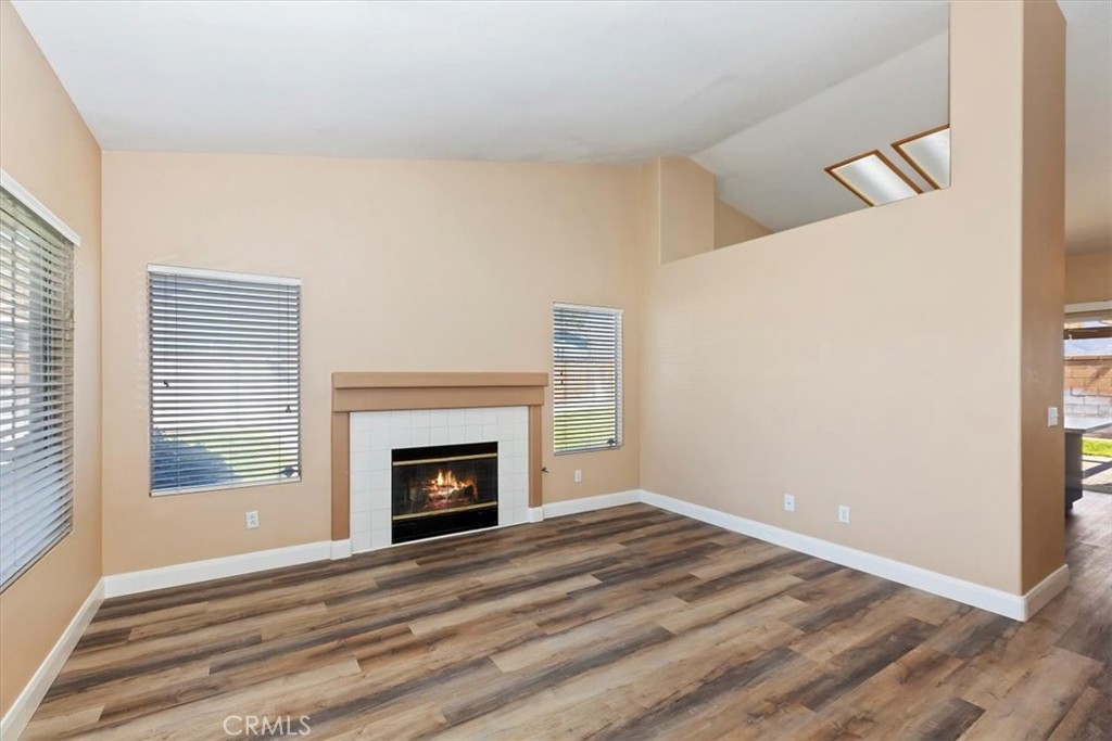 2742 W Sunnyview Drive
