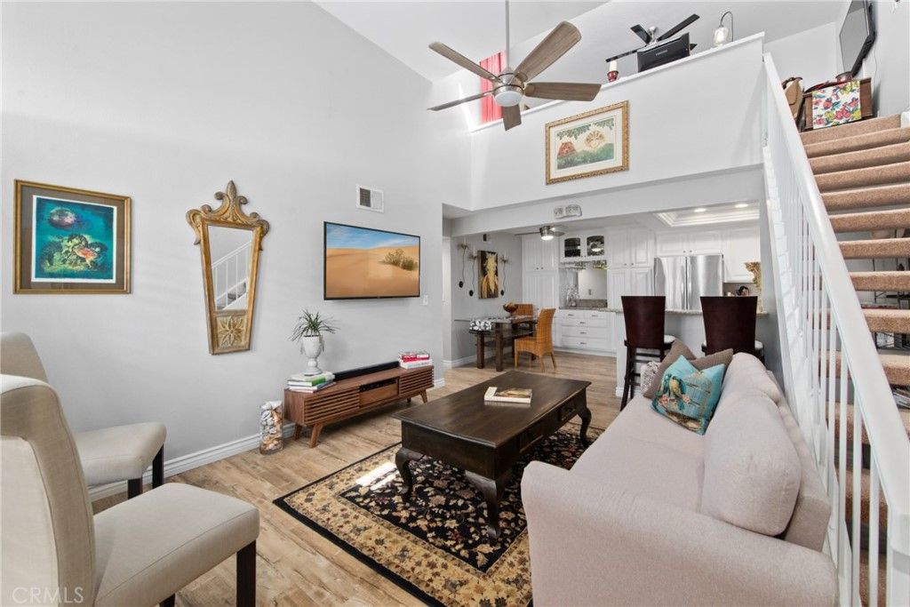 listing image 130722588496466906376