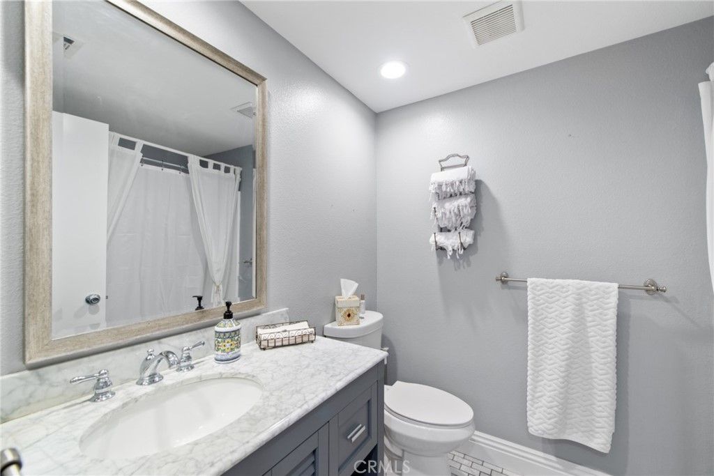 listing image 130726827205781418435